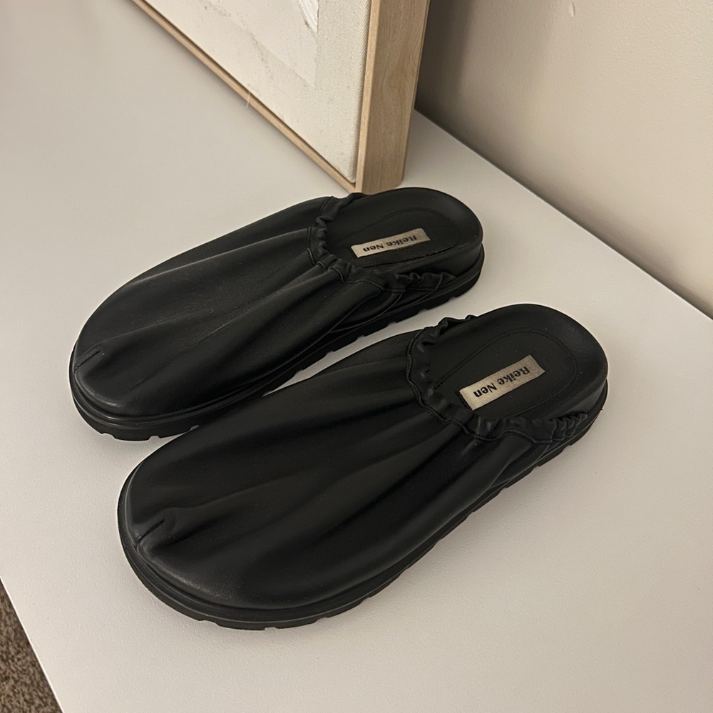 REIKE NEN leather slip on mule